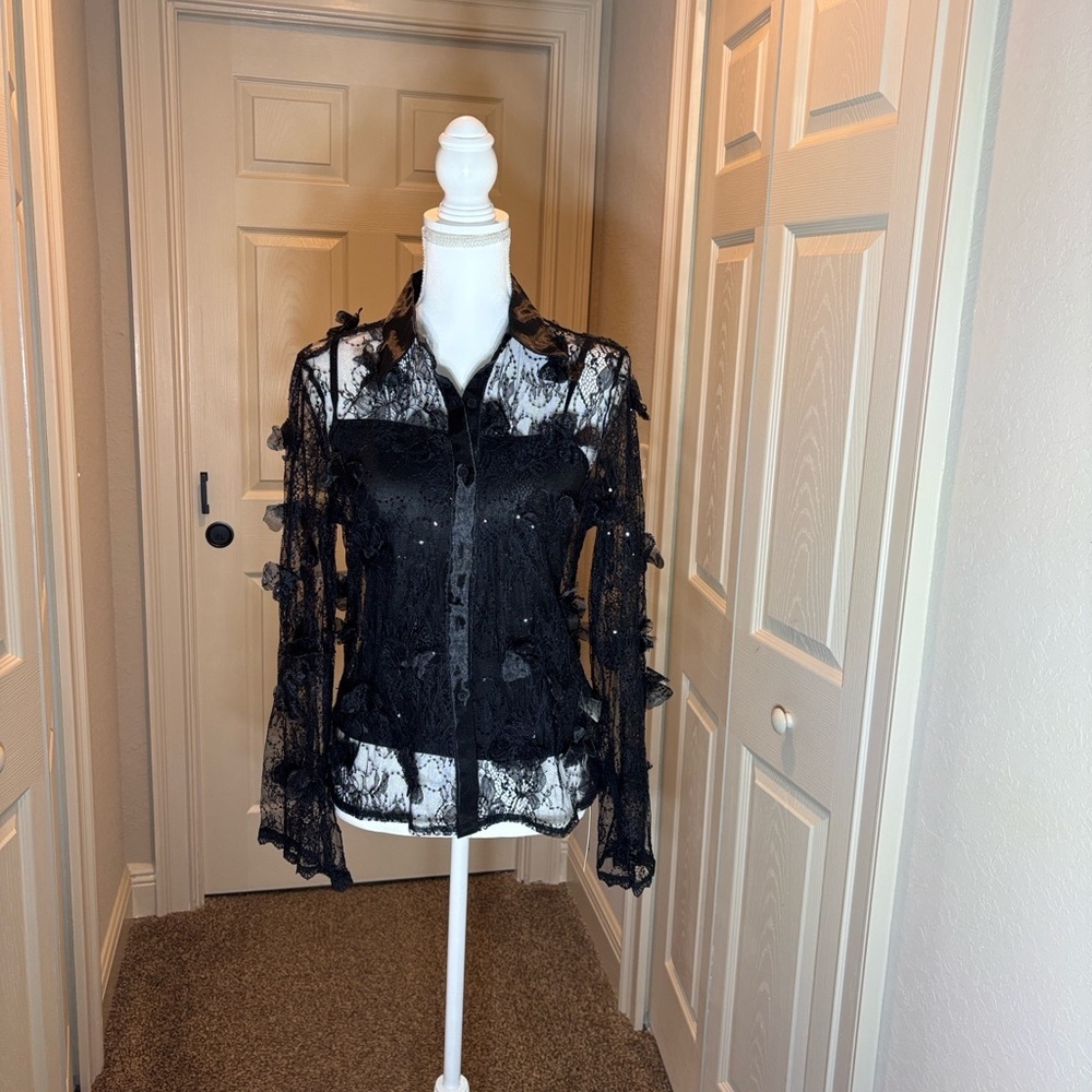 Jacob Sequined Mesh embroidered Floral applique blouse by BEULAHSTYLE. NWT SizeS - Picture 5 of 12